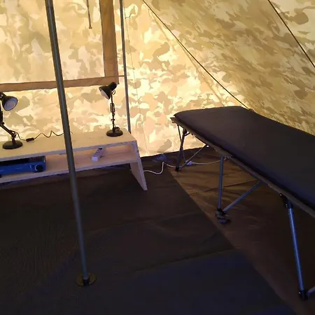 Tent-ok, אוהל מפואר Wognum